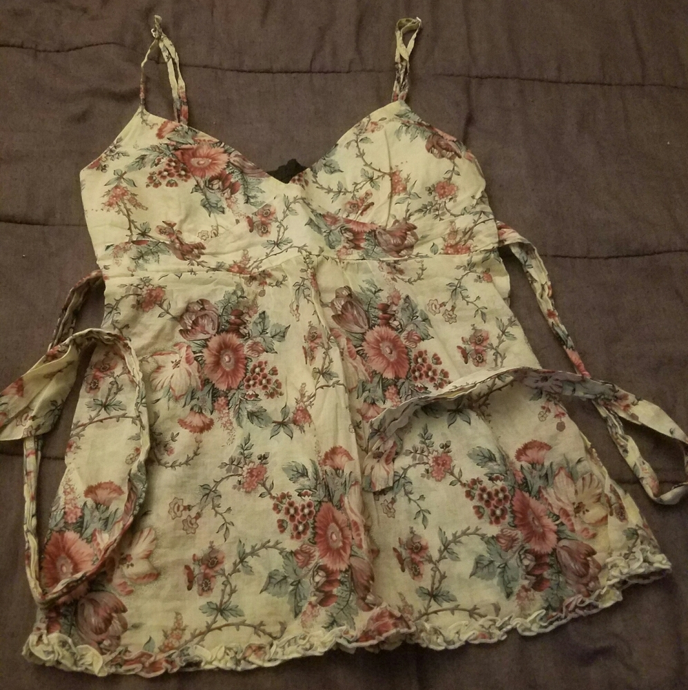 💟 Floral spaghetti strap